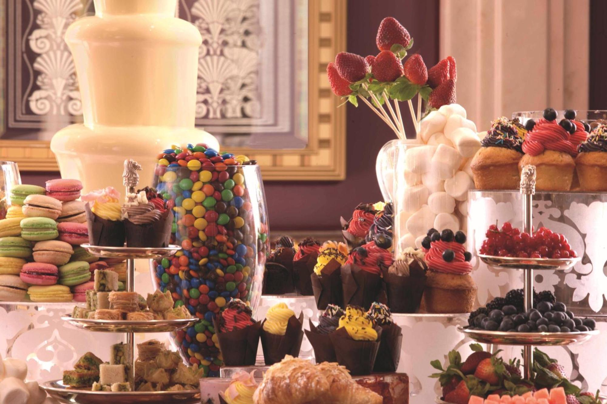 The Ritz-Carlton, Riyadh Exterior photo A chocolate fountain