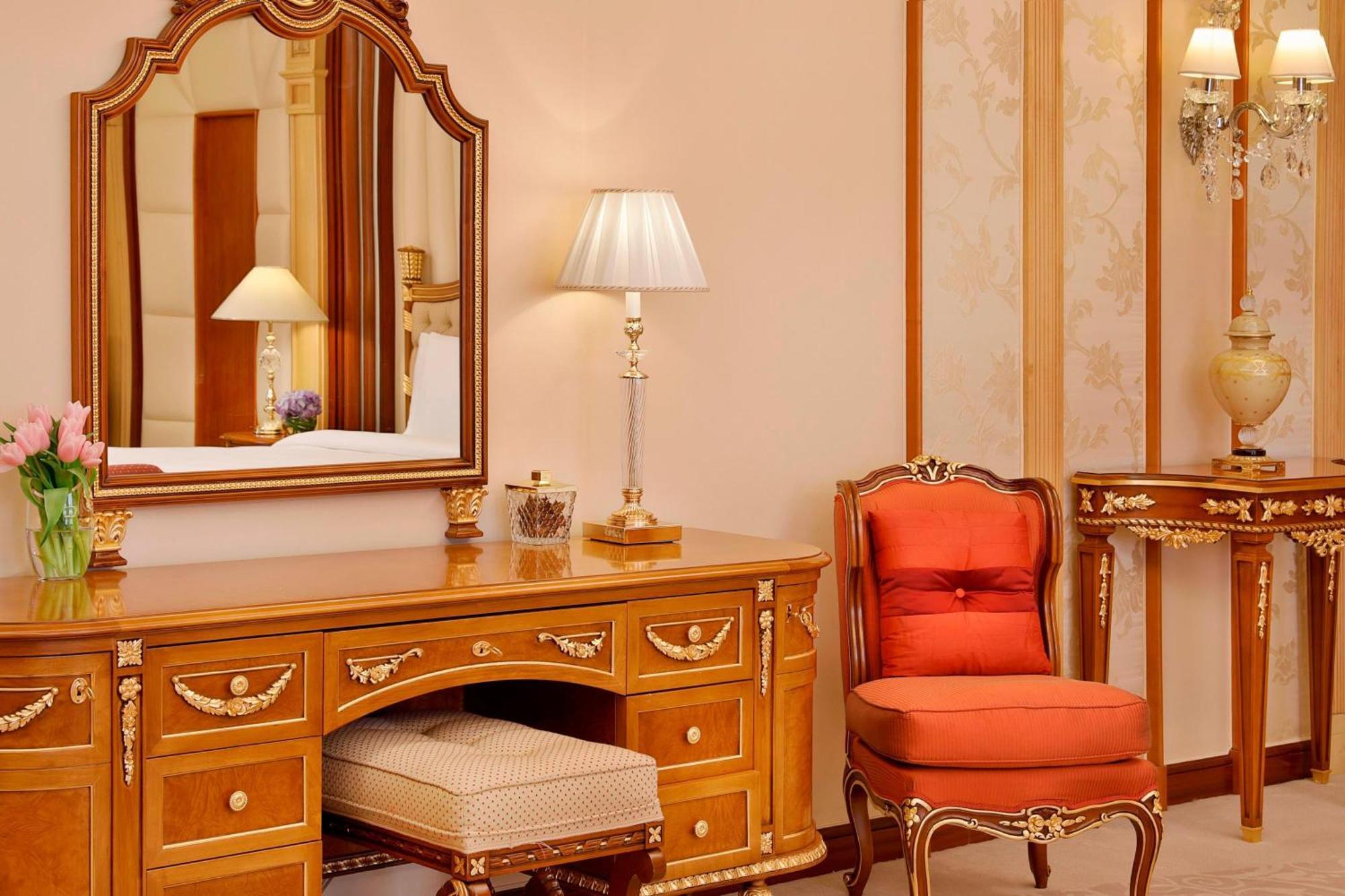 The Ritz-Carlton, Riyadh Exterior photo A dressing table