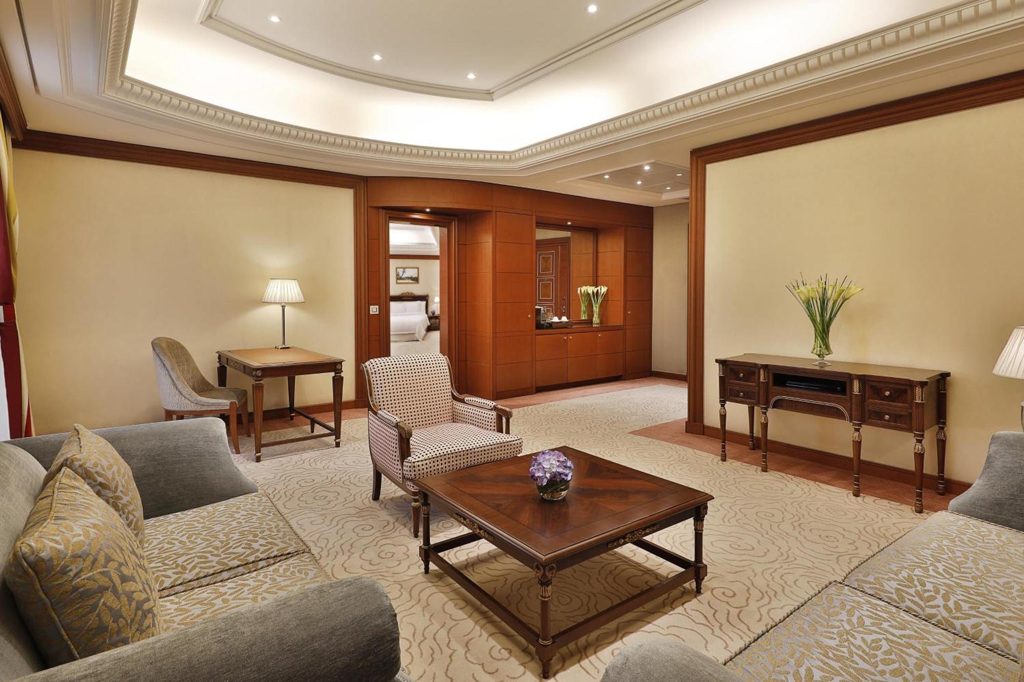 The Ritz-Carlton, Riyadh Exterior photo A suite at the Taj Mahal Palace, Mumbai