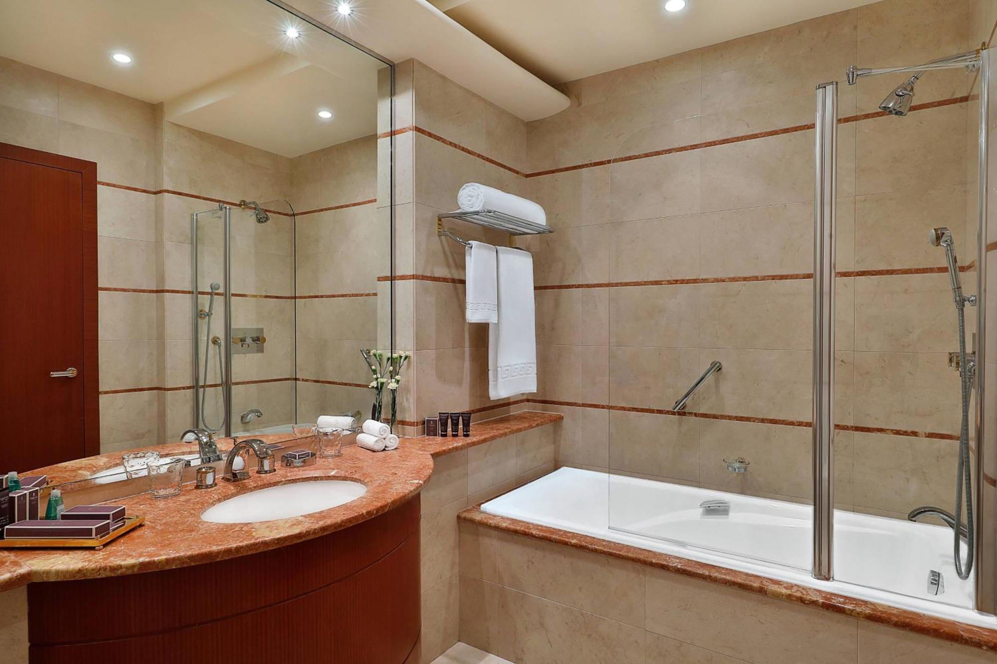 The Ritz-Carlton, Riyadh Exterior photo A modern bathroom