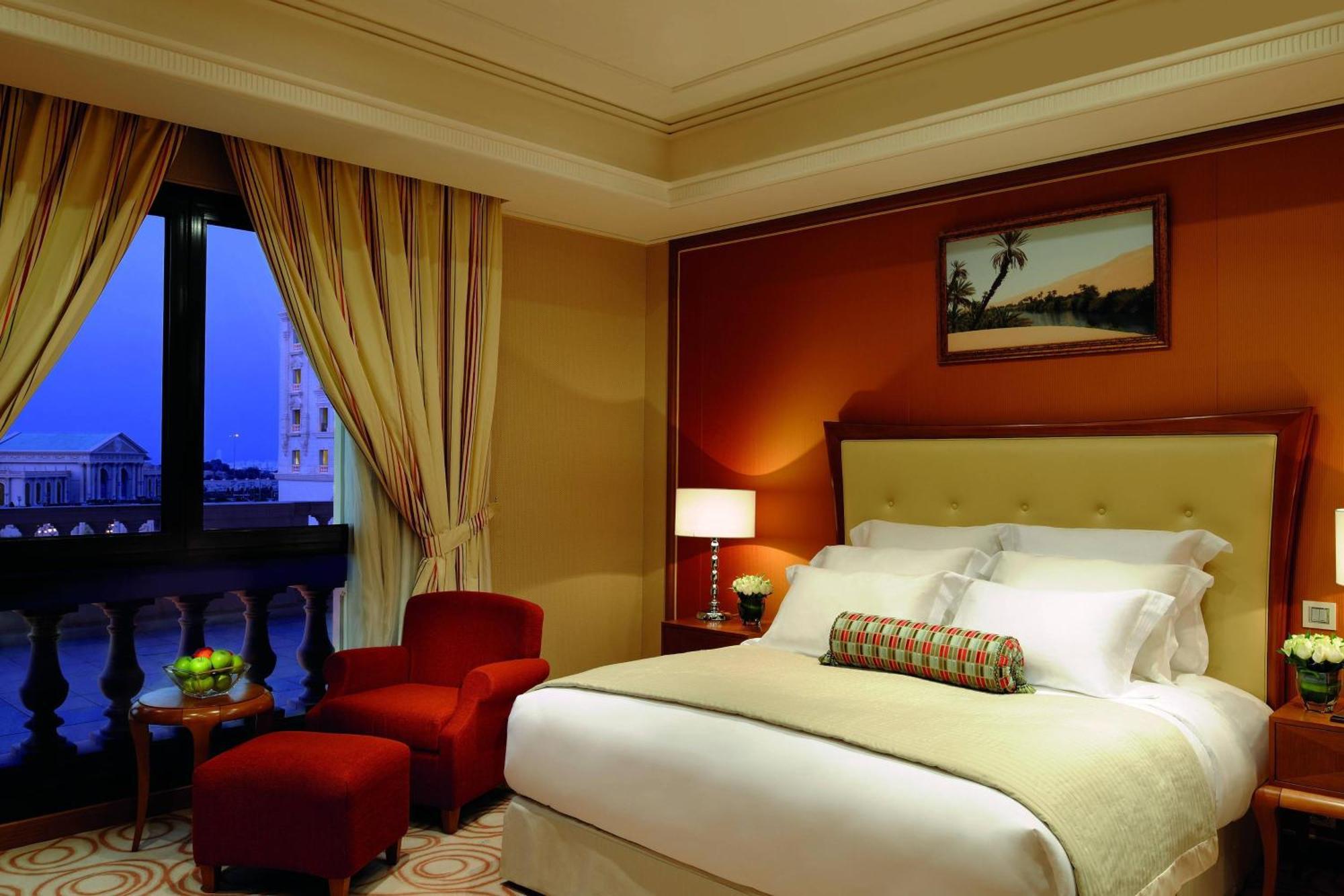 The Ritz-Carlton, Riyadh Exterior photo A bedroom at the hotel