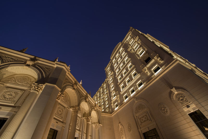 The Ritz-Carlton, Riyadh Exterior photo The hotel at night